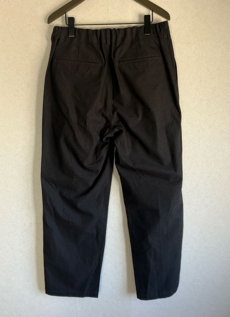 パンツ 25 STILL BY HAND Deep tuck pressed pants