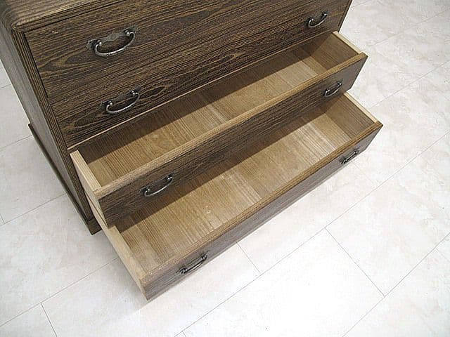 大阪泉州桐箪笥 在銘：桐匠良光　総桐製整理箪笥　着物箪笥　チェスト※スレ箇所あり