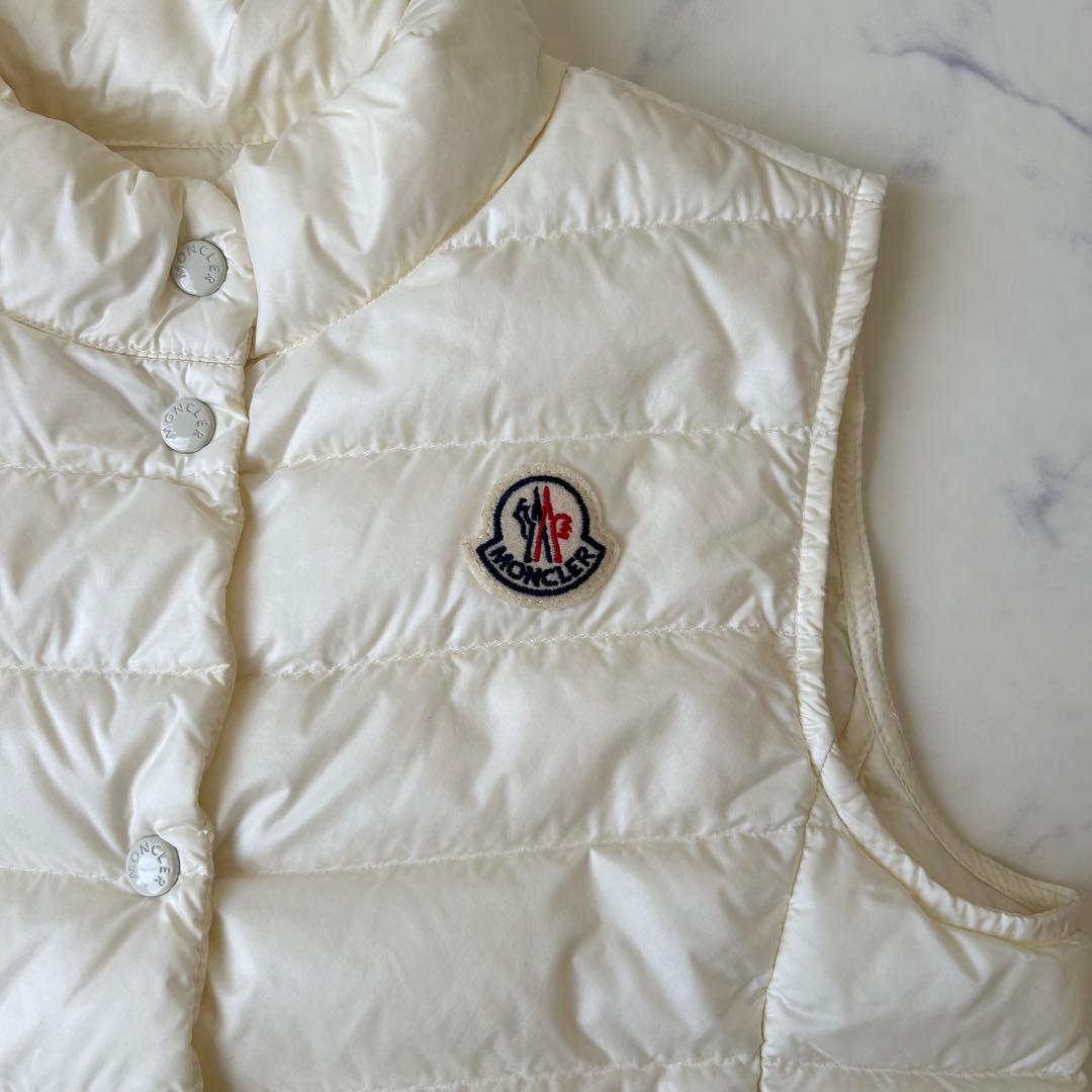 モンクレール 2021年モデル リアーネ ダウンベスト ワッペン ホワイト