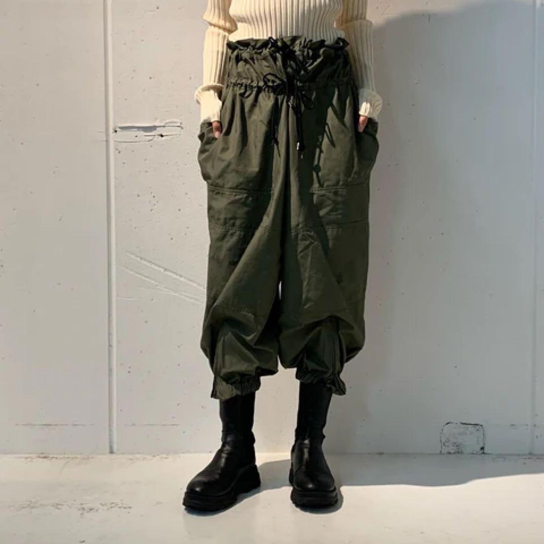 JUN MIKAMI ヴァリアブルパンツ　カーキ