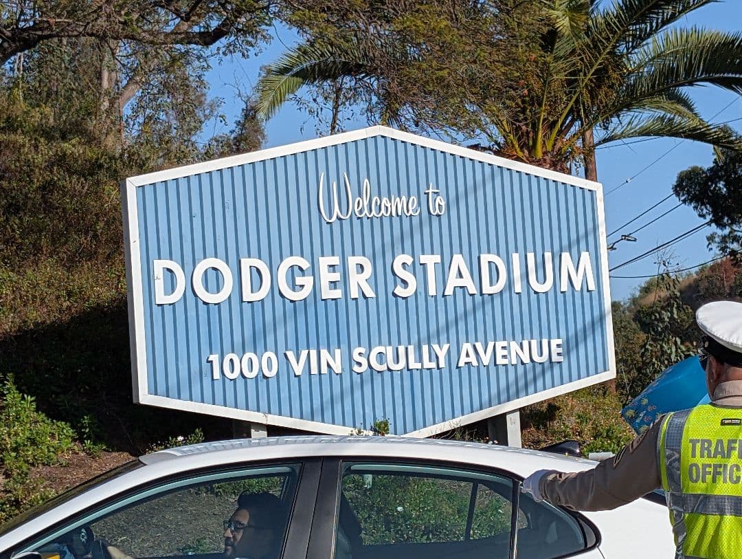 ドジャーススタジアム限定配布　 レプリカワールドシリーズトロフィー