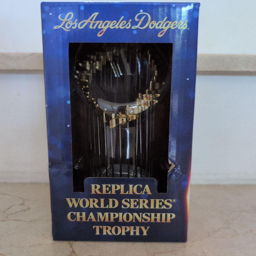 ドジャーススタジアム限定配布　 レプリカワールドシリーズトロフィー