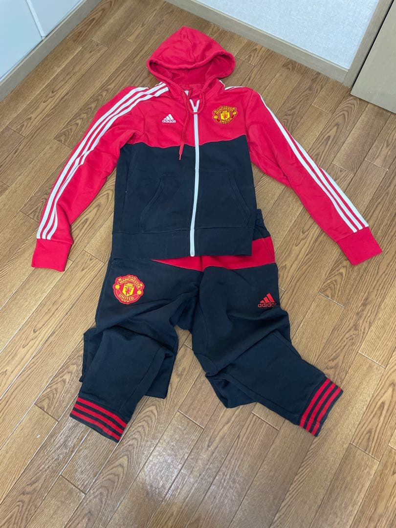 最終値下げadidas マンチェスターユナイテッドジャージ上下身長170cm前後