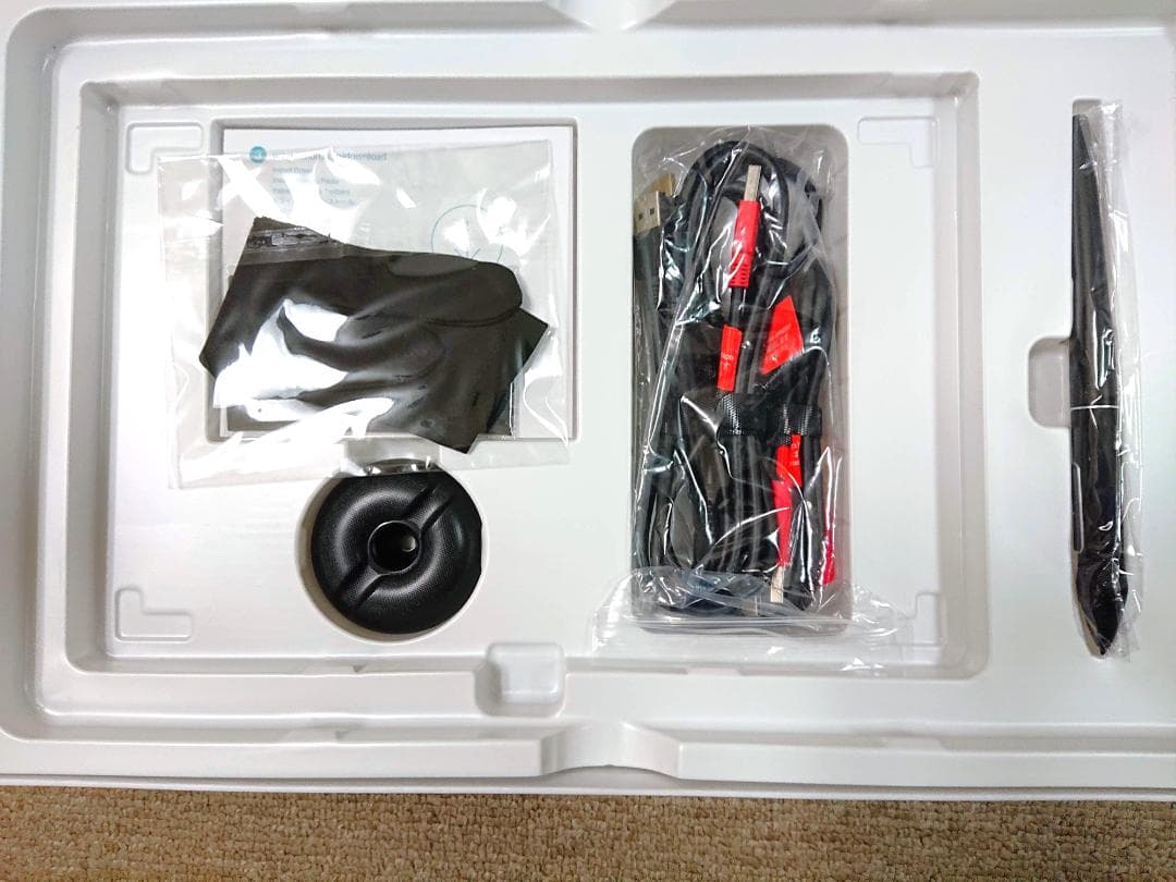 【ほぼ未使用】液タブ HUION Kamvas 13 / 13.3型 スタンド付