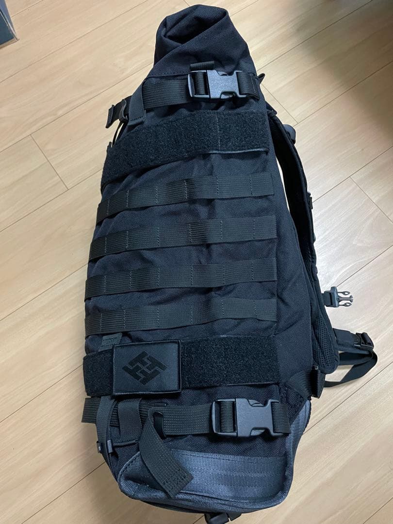 RESISTANT BAGS ULTIMATE メッセンジャーバッグ
