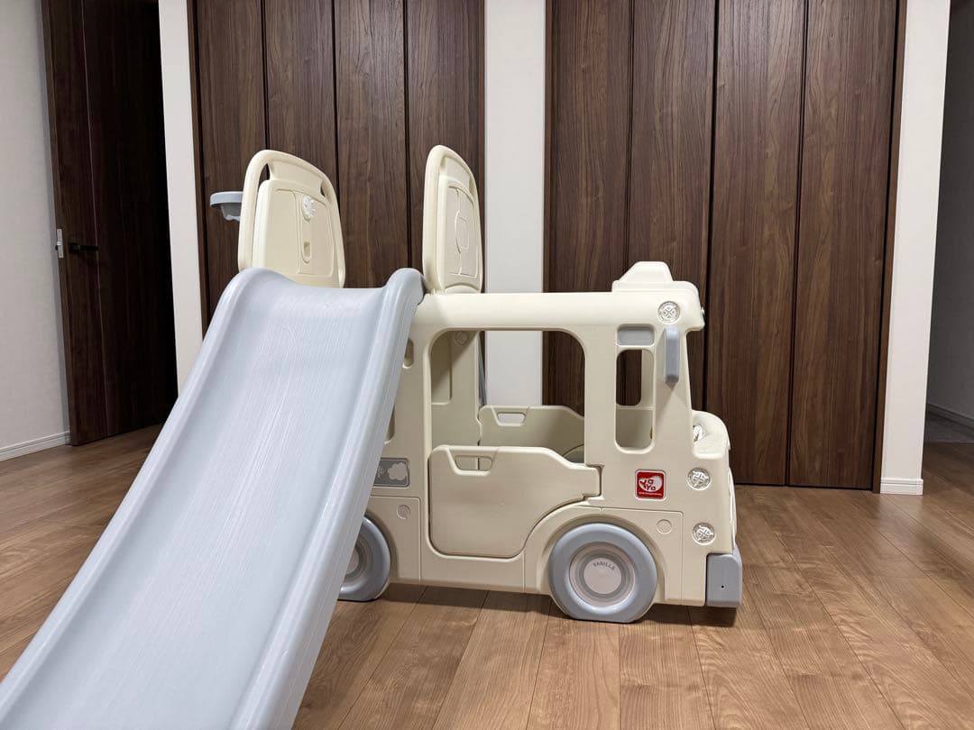 「送料込み」すべり台　滑り台　YAYA バスケットゴール付き