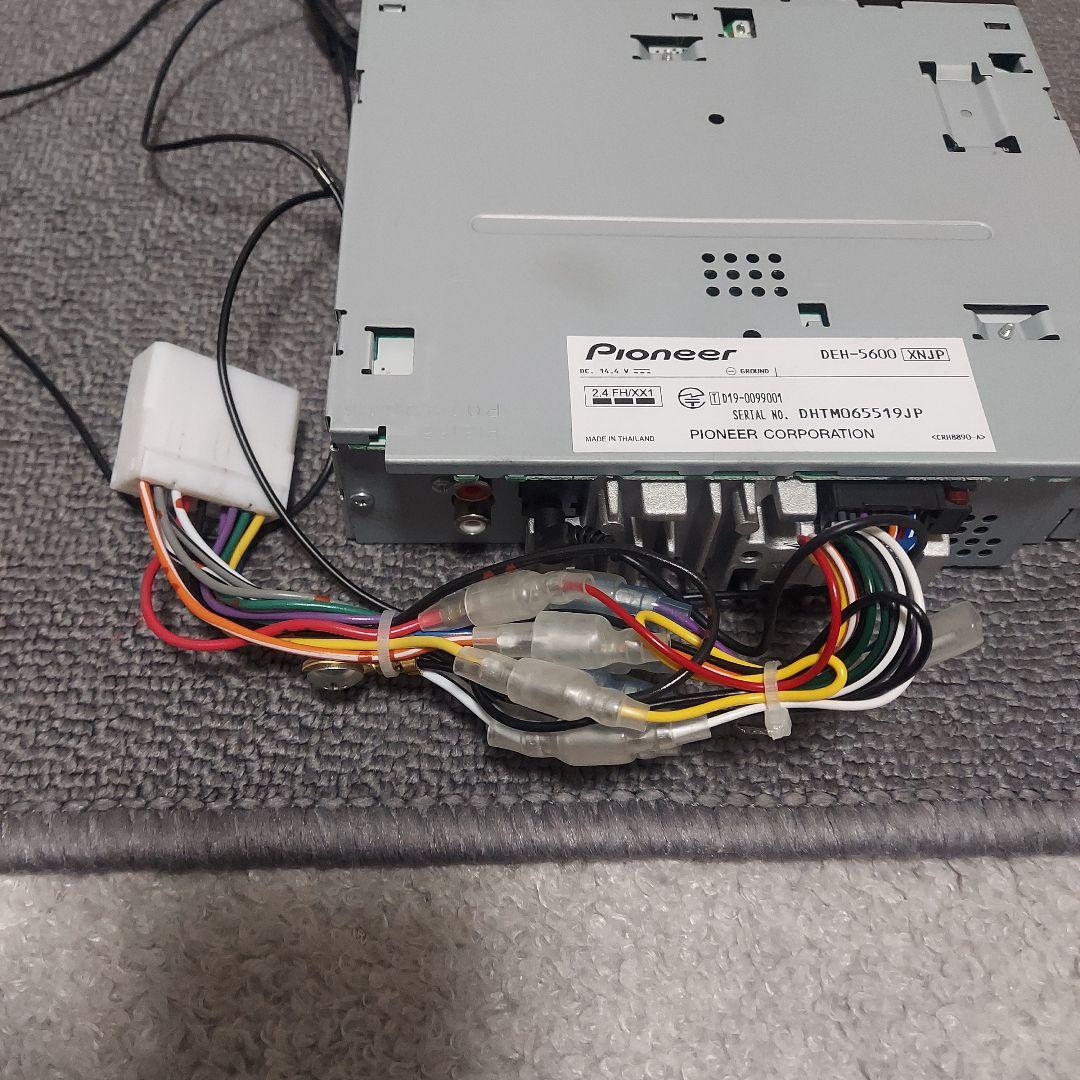 Pioneer DEH-5600 カーオーディオデッキ