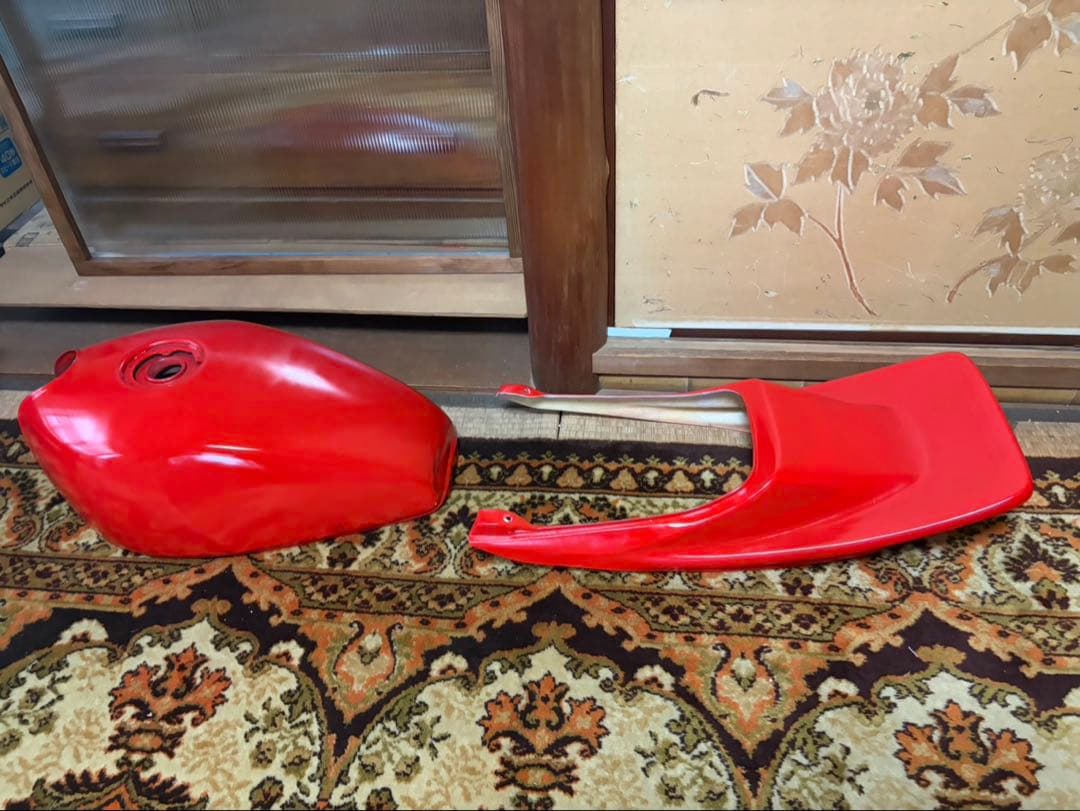 ゼファー400 赤ソリ外装　ゼファーχ zephyr フェンダー・タンクのみ