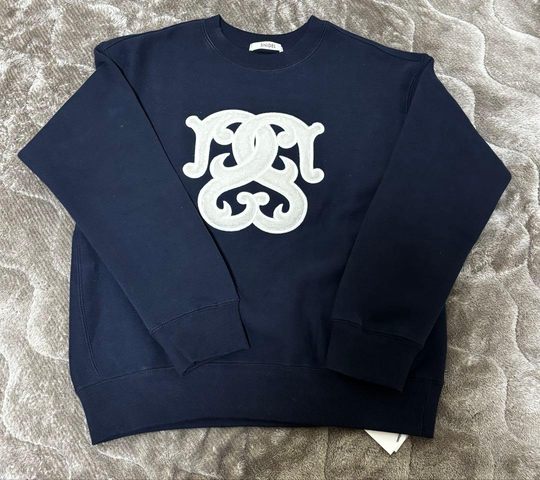 新品未使用タグ付きSNIDEL WEB限定ロゴモチーフスウェット　ネイビー