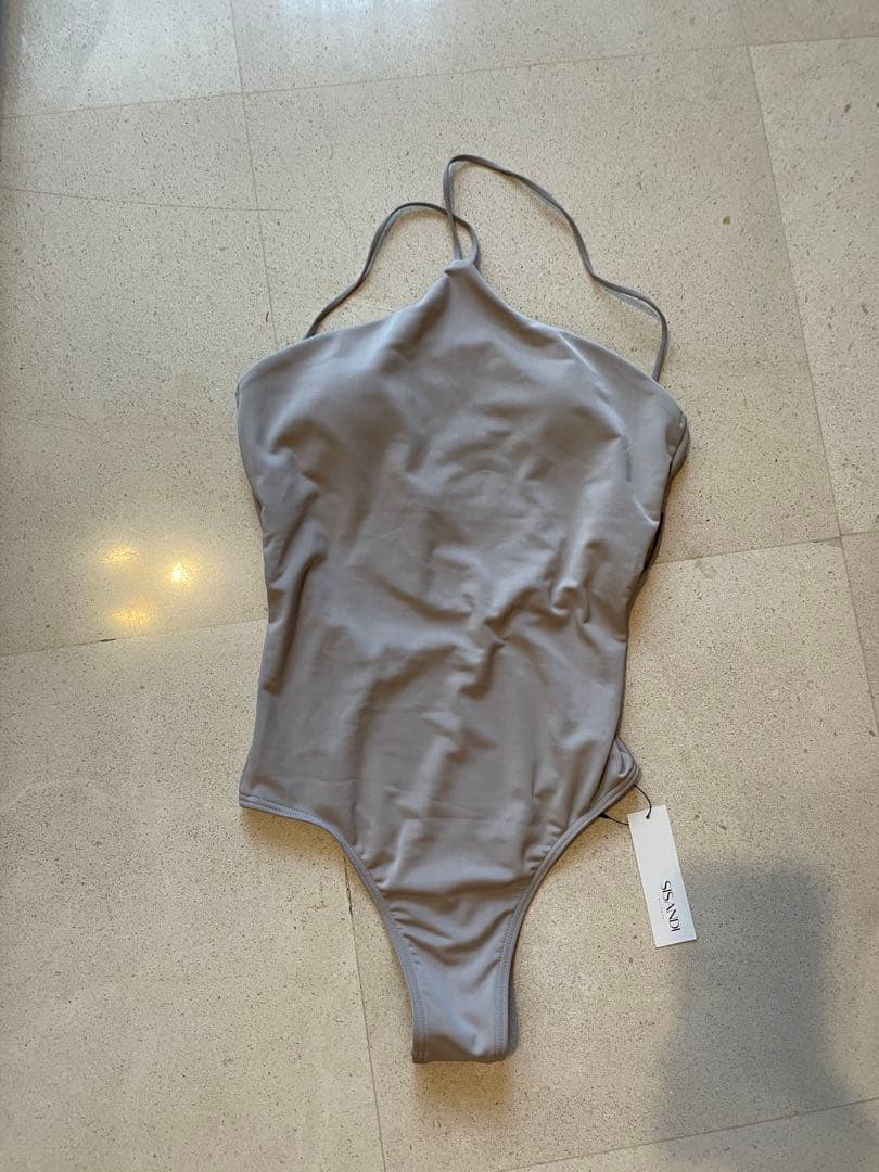 【新品タグ付き】SISANDI ZAHAワンピース水着 Savanna Tan