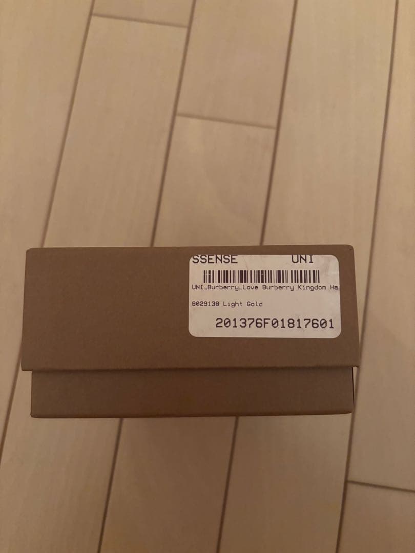 BURBERRY LOVE ヘアピン ゴールド　ヘアアクセ　バーバリー