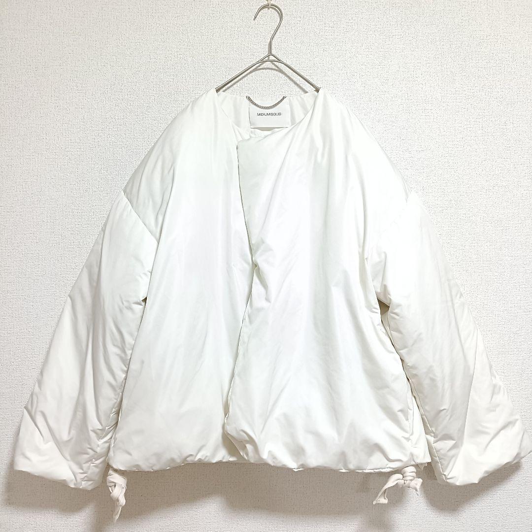 MIDIUMISOLID ノーカラー ダウンジャケット ホワイト