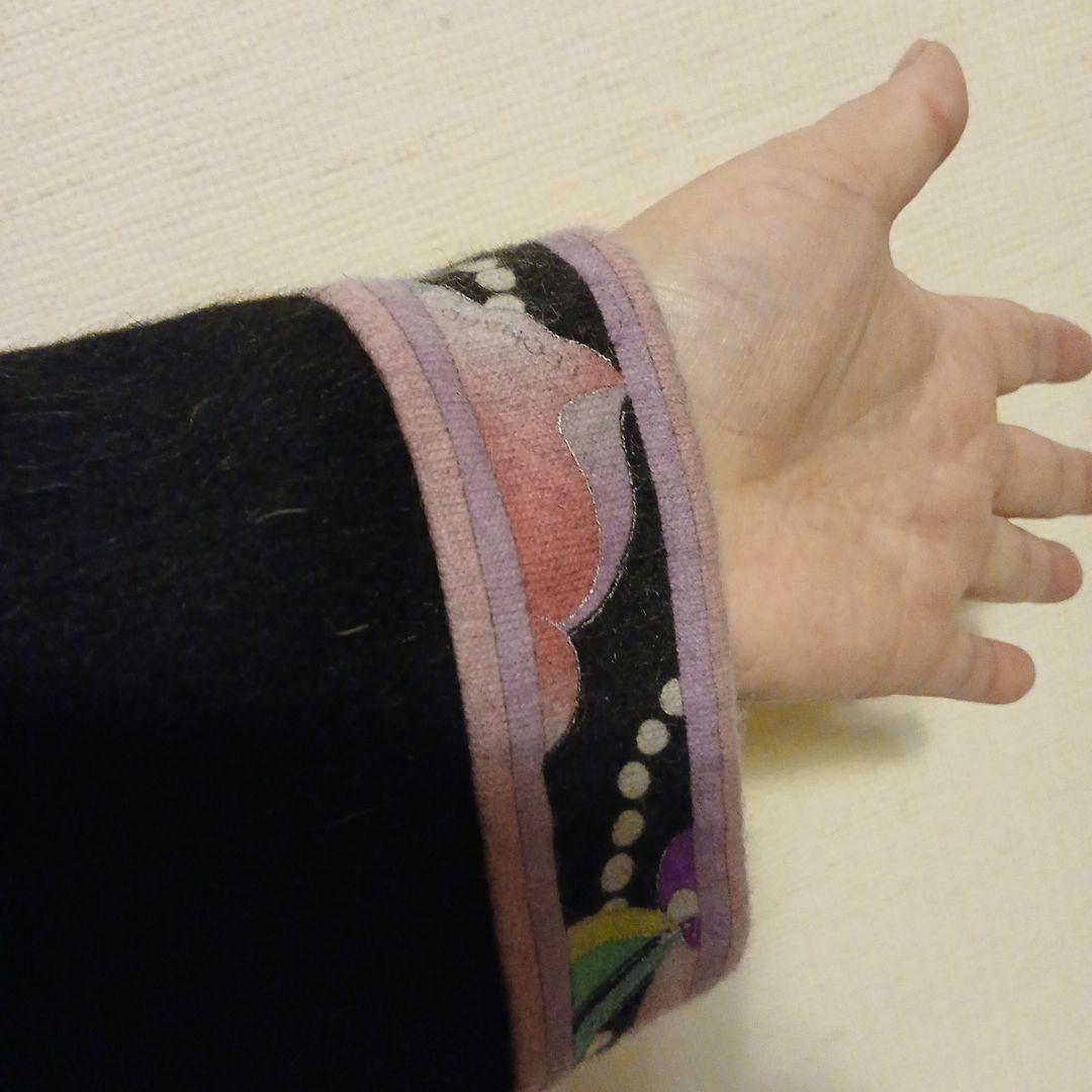 レオナールの花柄襟ロングコート