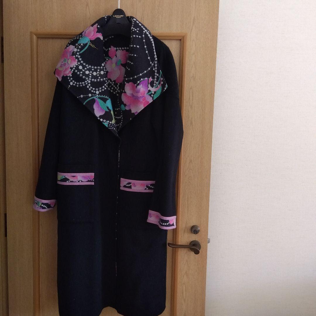 レオナールの花柄襟ロングコート