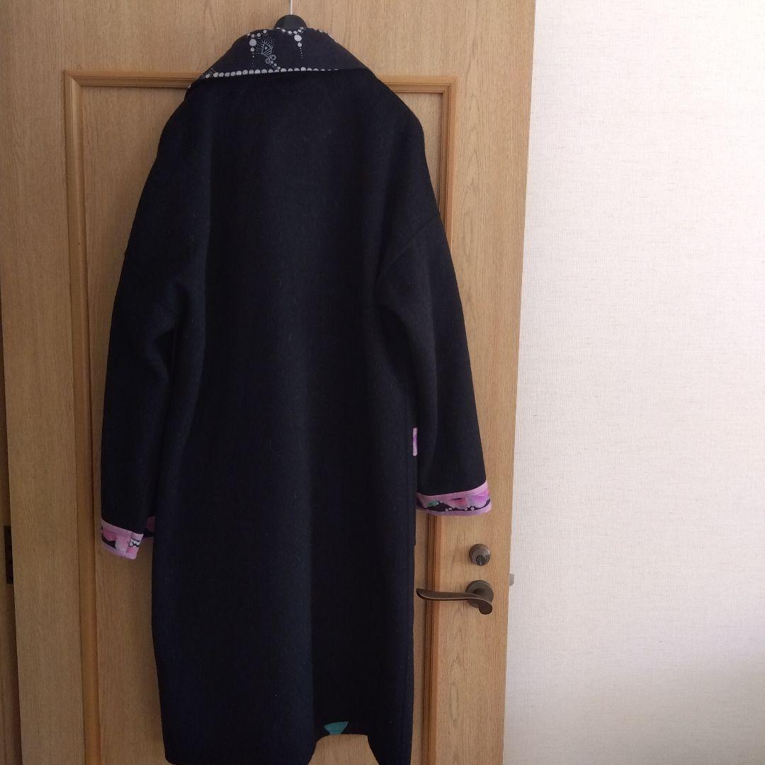 レオナールの花柄襟ロングコート