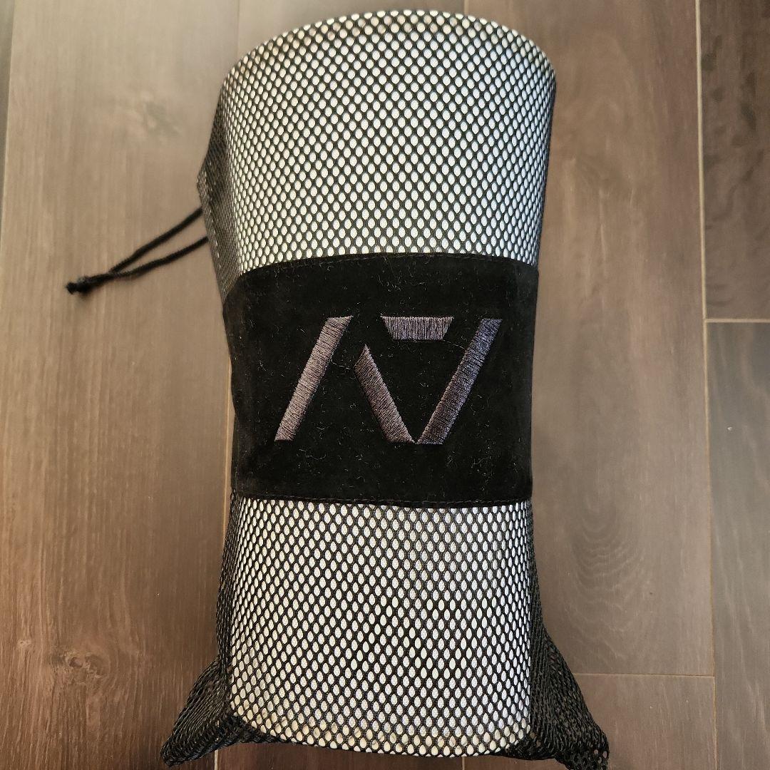 A7 Hourglass ニースリーブ Rigor Mortis　ホワイト