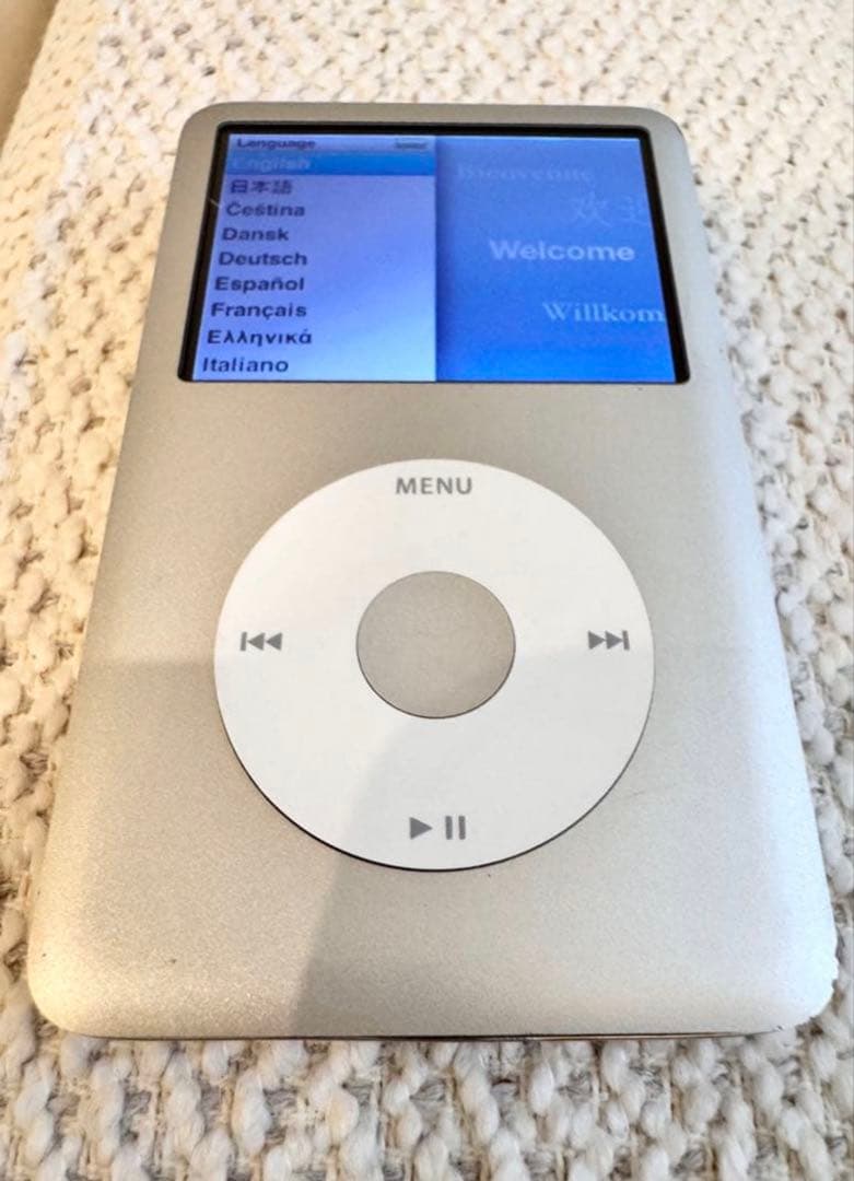 美品 iPod classic 120GB アイポッド シルバー 新品バッテリー