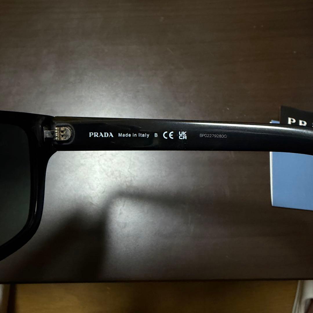 PRADA スクエアサングラス　保証書　付属品完備