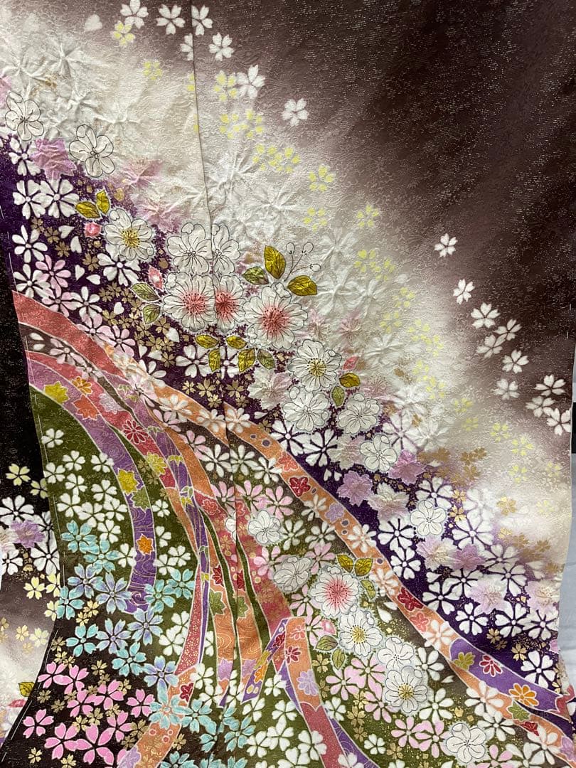 値*ん様 振袖　仮絵羽　未仕立て品　八掛付き　正絹　茶系　絞り　金通し　落款入り