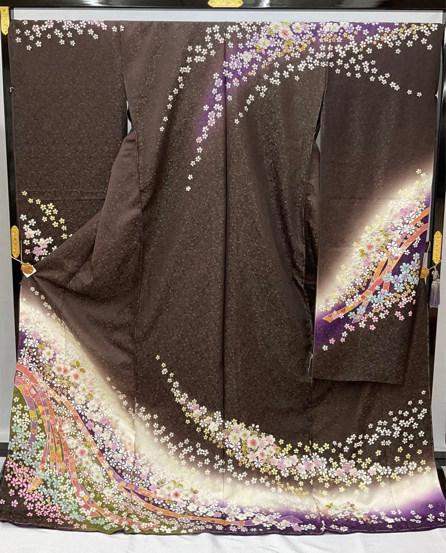 値*ん様 振袖　仮絵羽　未仕立て品　八掛付き　正絹　茶系　絞り　金通し　落款入り