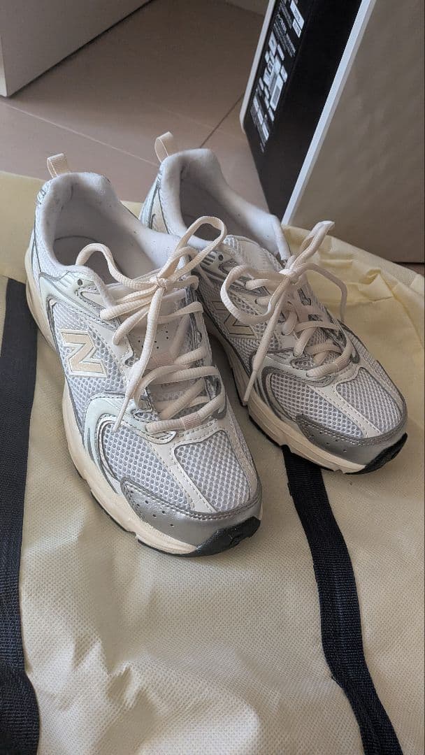 New Balance U530 ホワイト スニーカー