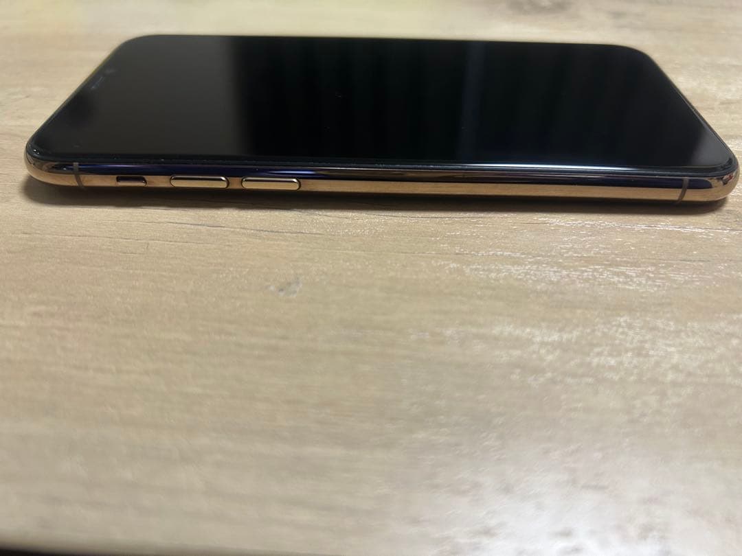 ク*ロ様 《美品》iPhone11pro 本体 256GB ゴールド