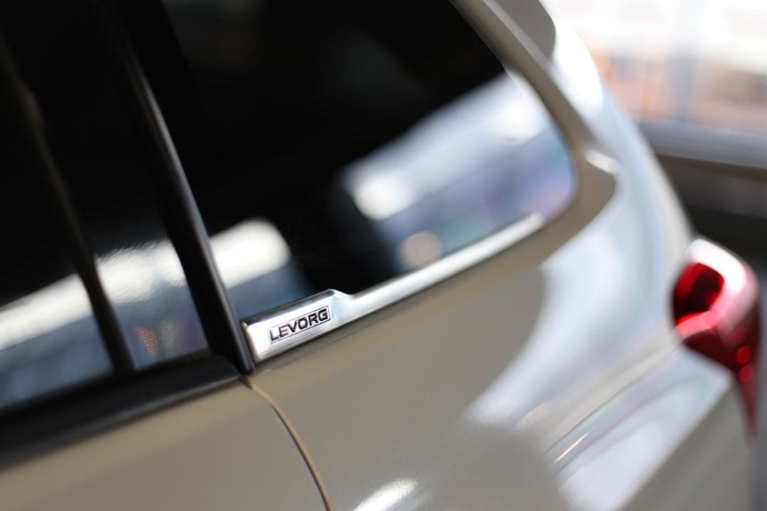 【超希少】EUスバル純正 VMレヴォーグ ウィンドウモール