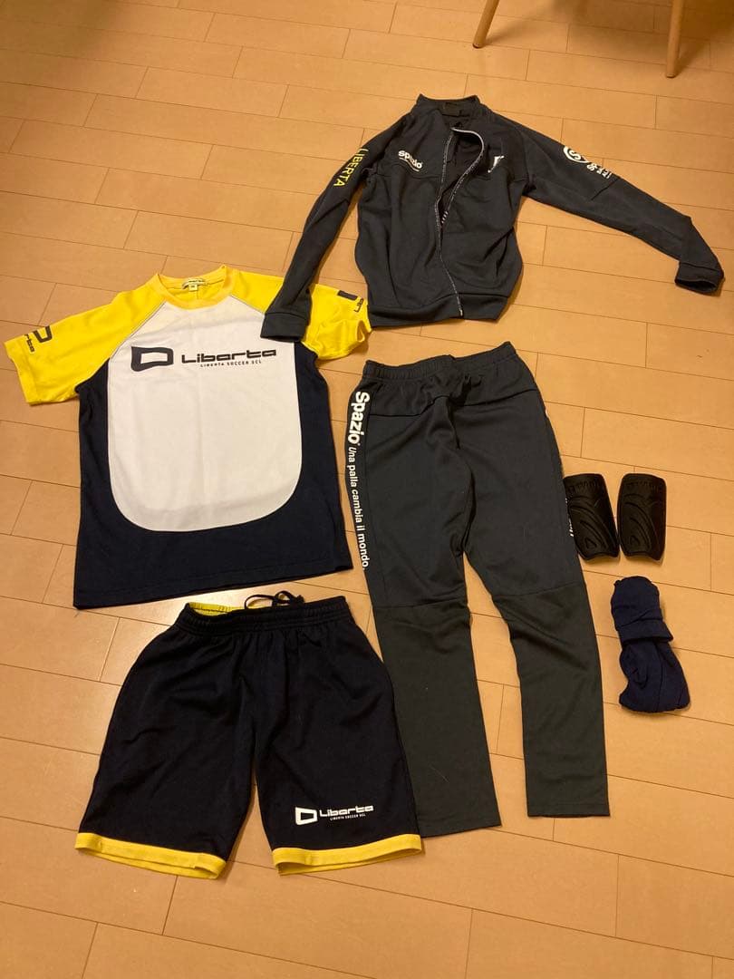 Liberta サッカーウェアセット サイズ145と150の6点セット