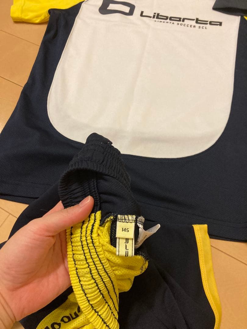 Liberta サッカーウェアセット サイズ145と150の6点セット