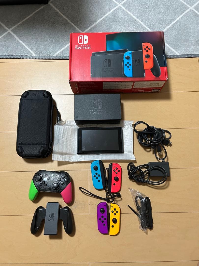 Nintendo Switch 本体 + Joy-Con 4個