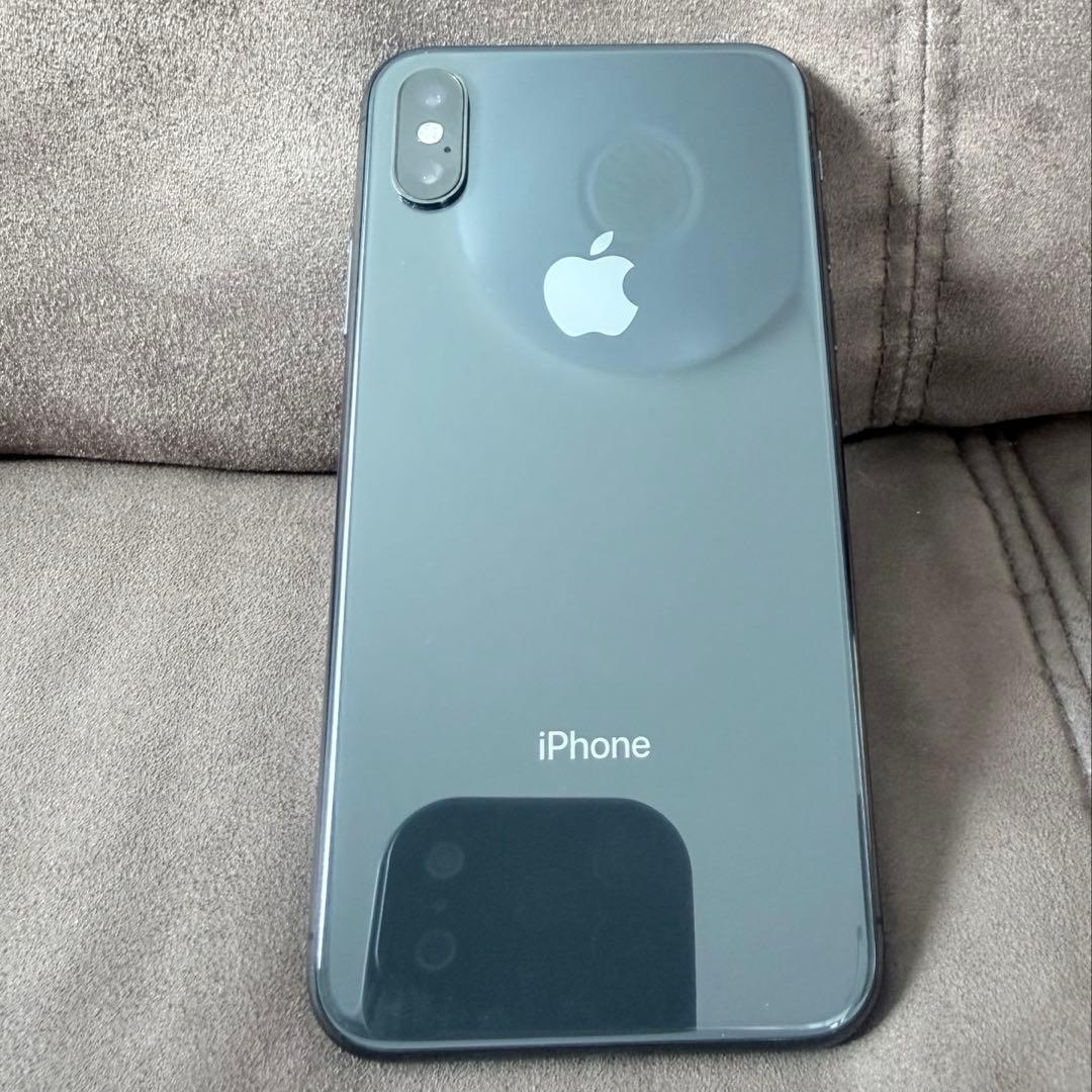 iPhone X 256GB au SIMロックありバッテリー77%フィルム貼付