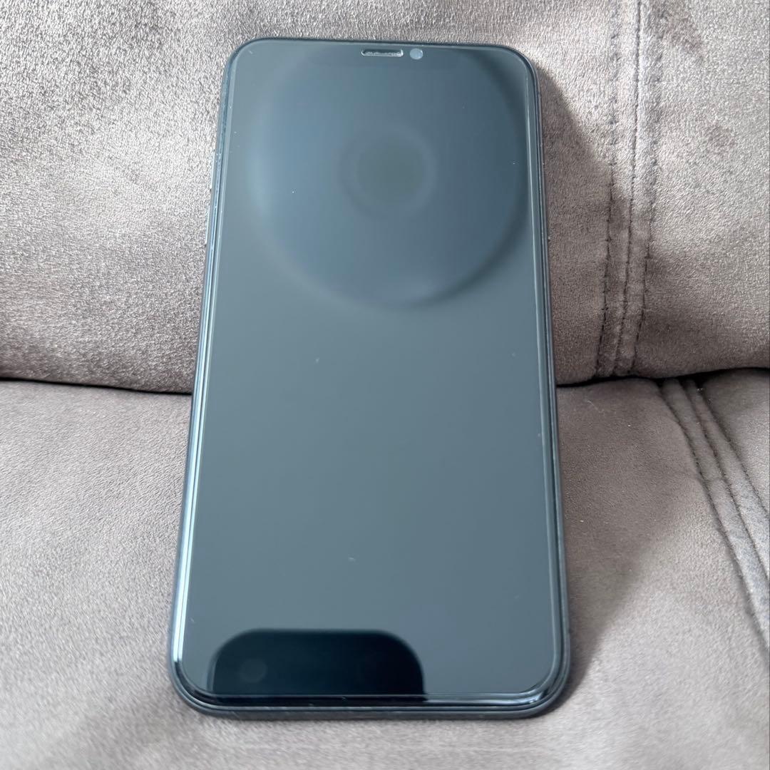 iPhone X 256GB au SIMロックありバッテリー77%フィルム貼付