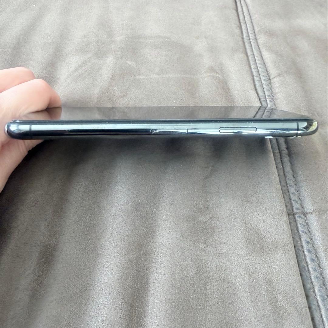 iPhone X 256GB au SIMロックありバッテリー77%フィルム貼付