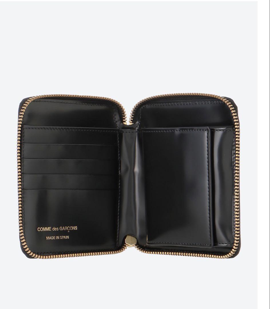 【極美品】Wallet COMME des GARCONSドットエンボス二つ折り