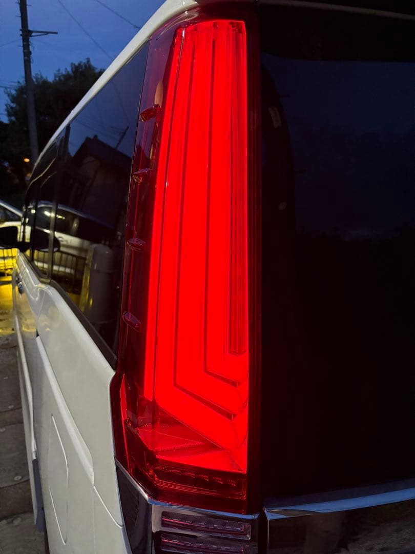 ヒロくん様、専用　ヴァレンティテールランプ・ノア、ヴォクシー80 系