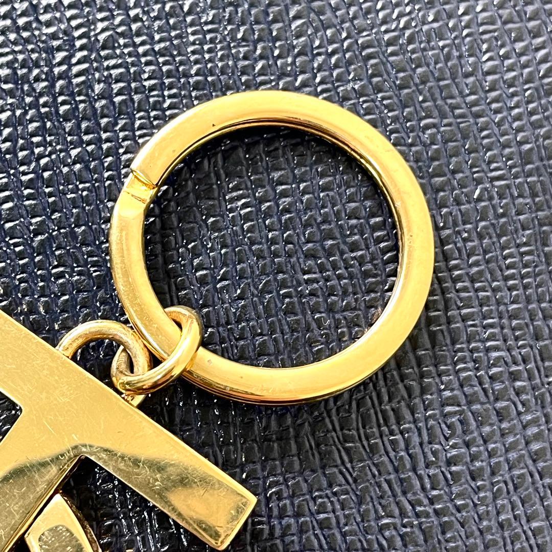 バーバリー　BURBERRY キーホルダーTB キーリング　ゴールド　チャーム