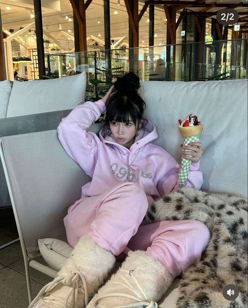 完売品99galsピンクスウェットセットアップ上下