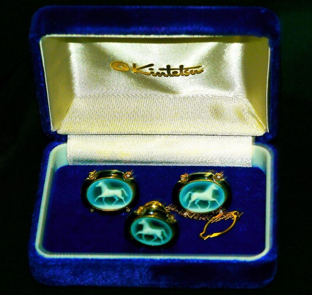 あ*ー様 質感あるk18ゴールド・ダイヤ・プラチナ・カメオ 馬モチーフカフスタイ