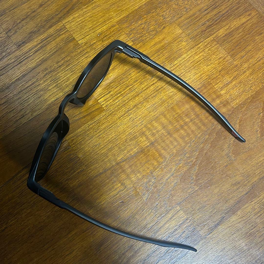 オークリー　latch ブラック ラウンド型 サングラス　プリズム　藤原ヒロシ