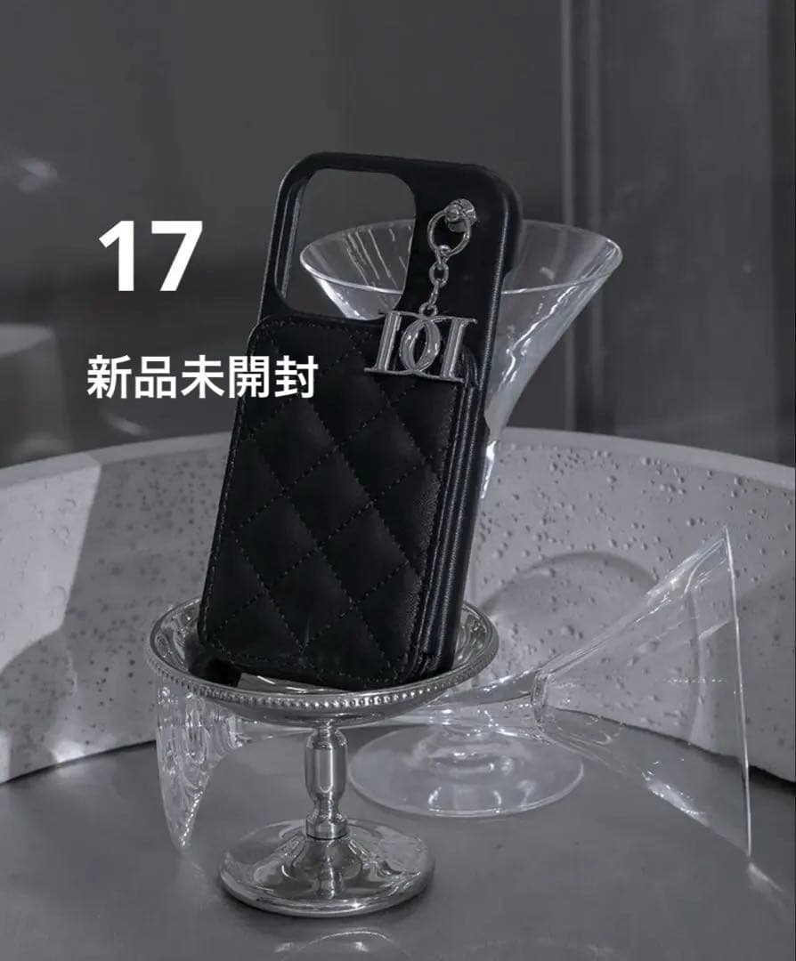 Darich ダーリッチキルティングミラーDDチャームiPhoneケース17