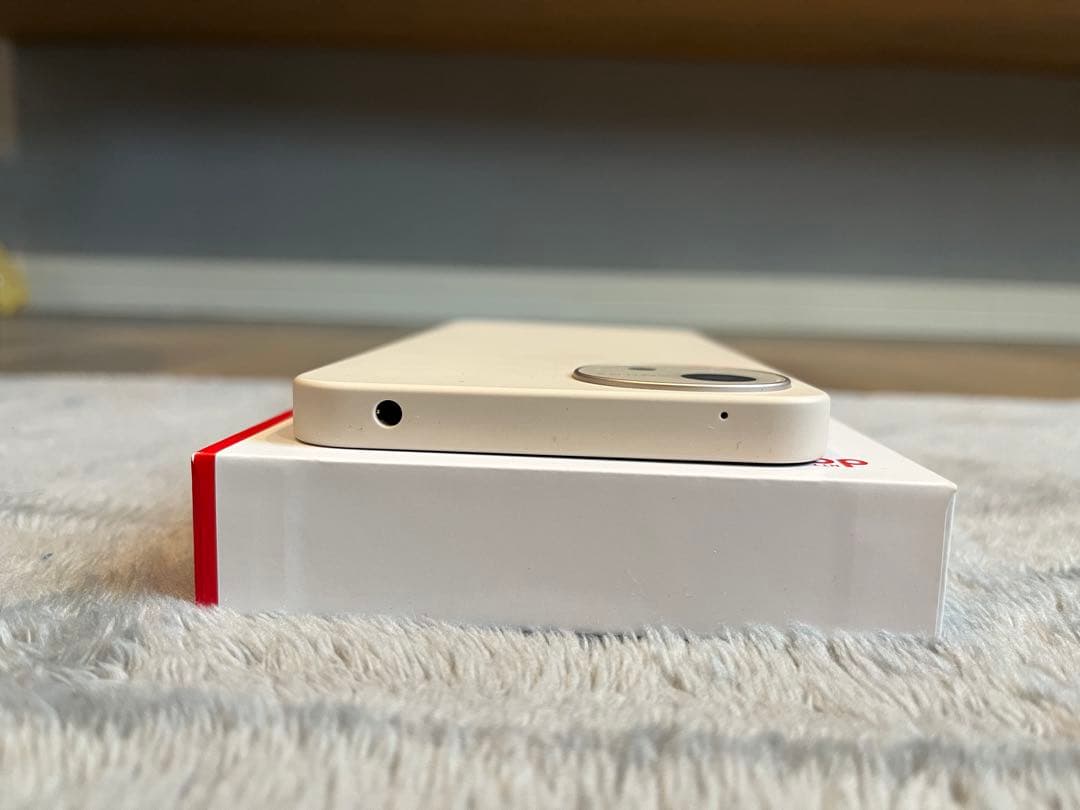 docomo AQUOS wish 4 ホワイト 箱付き