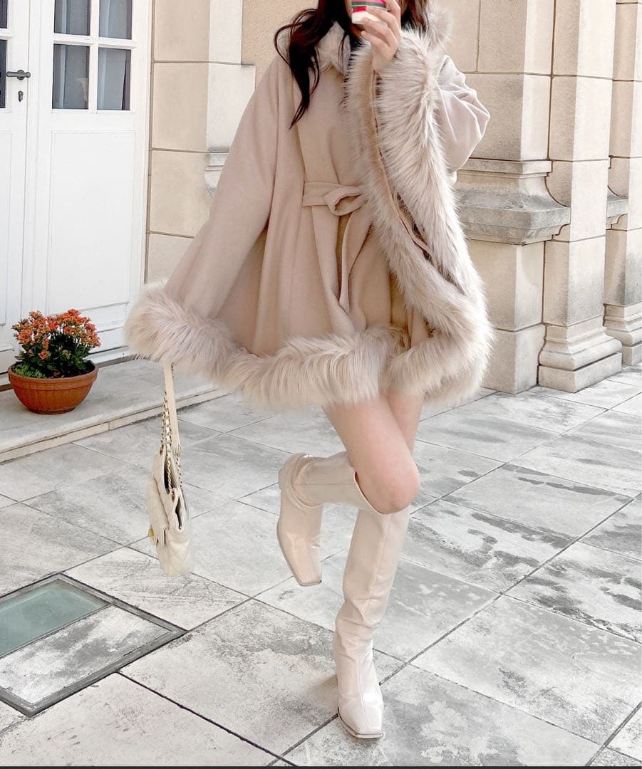 ロイヤルパーティー フードファーケープコートピンクベージュ