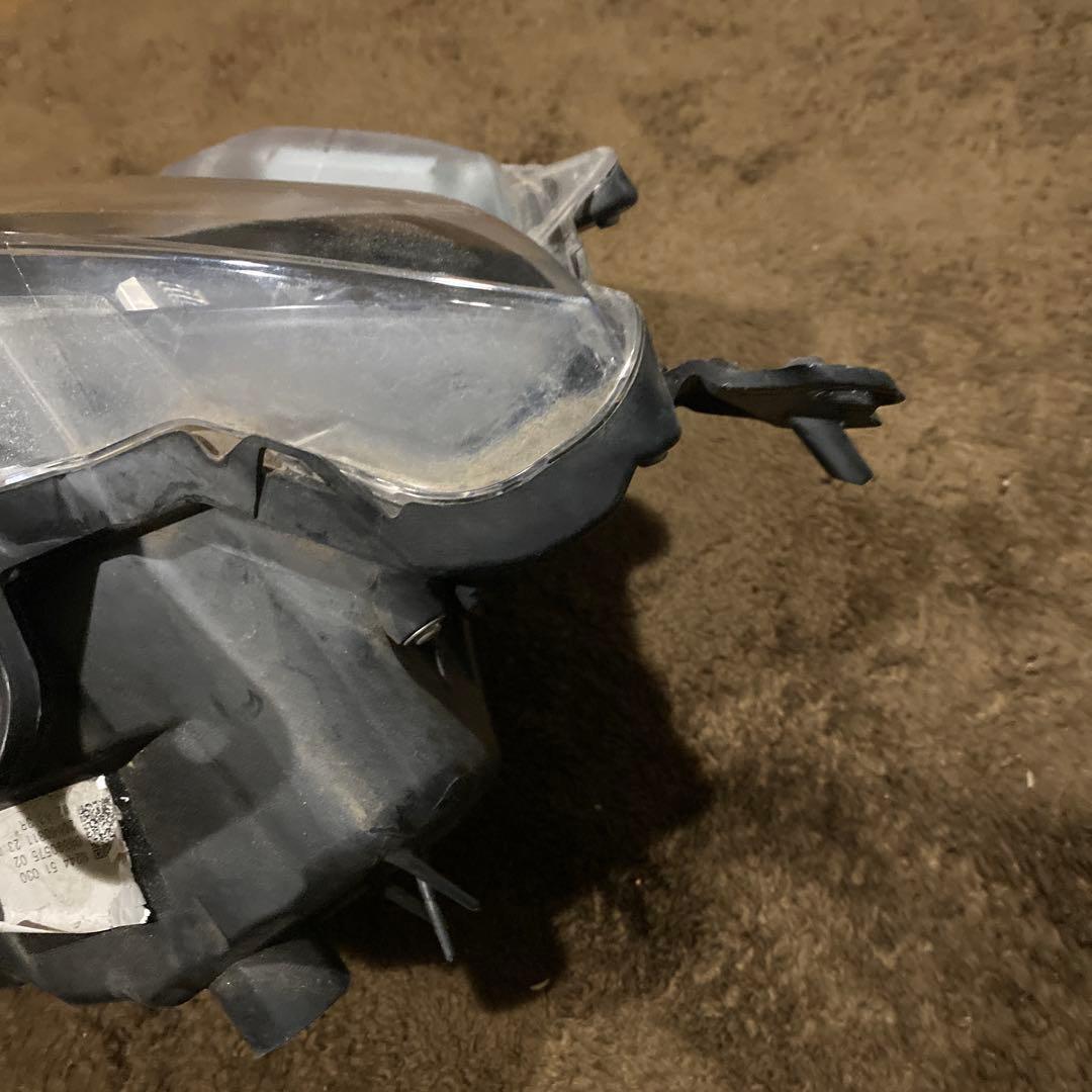 ロードスターヘッドライト右