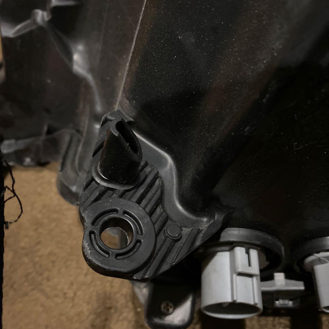 ロードスターヘッドライト右