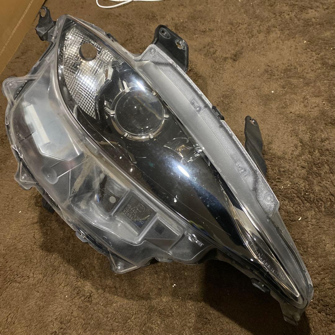 ロードスターヘッドライト右