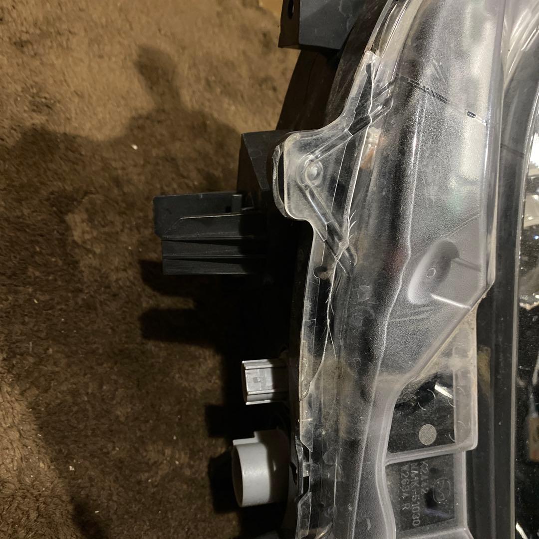 ロードスターヘッドライト右