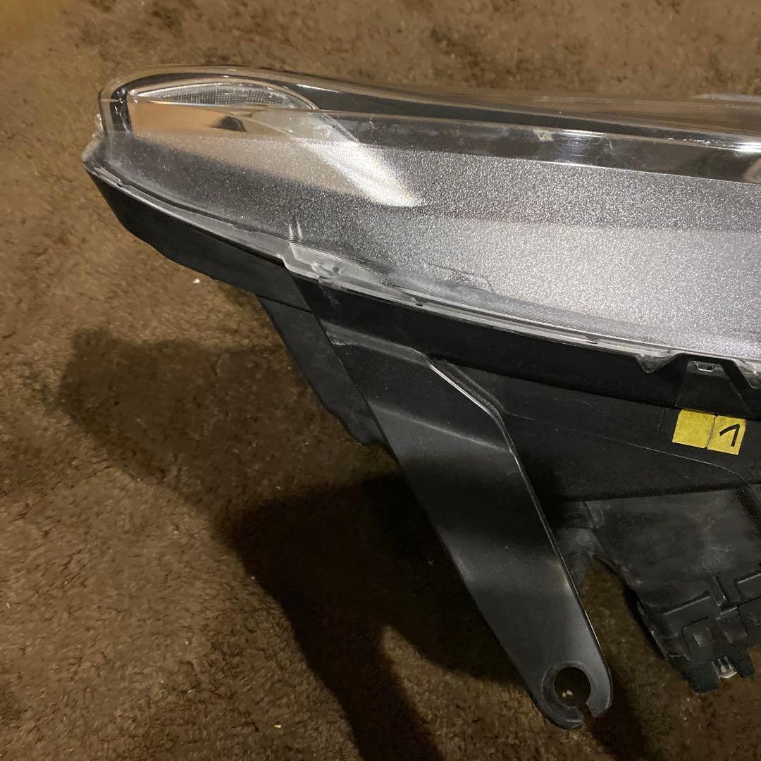 ロードスターヘッドライト右