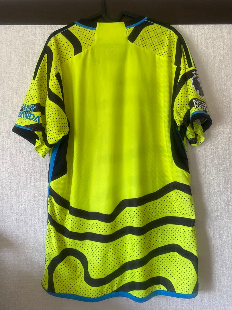 アーセナル イエロージャージ 波模様