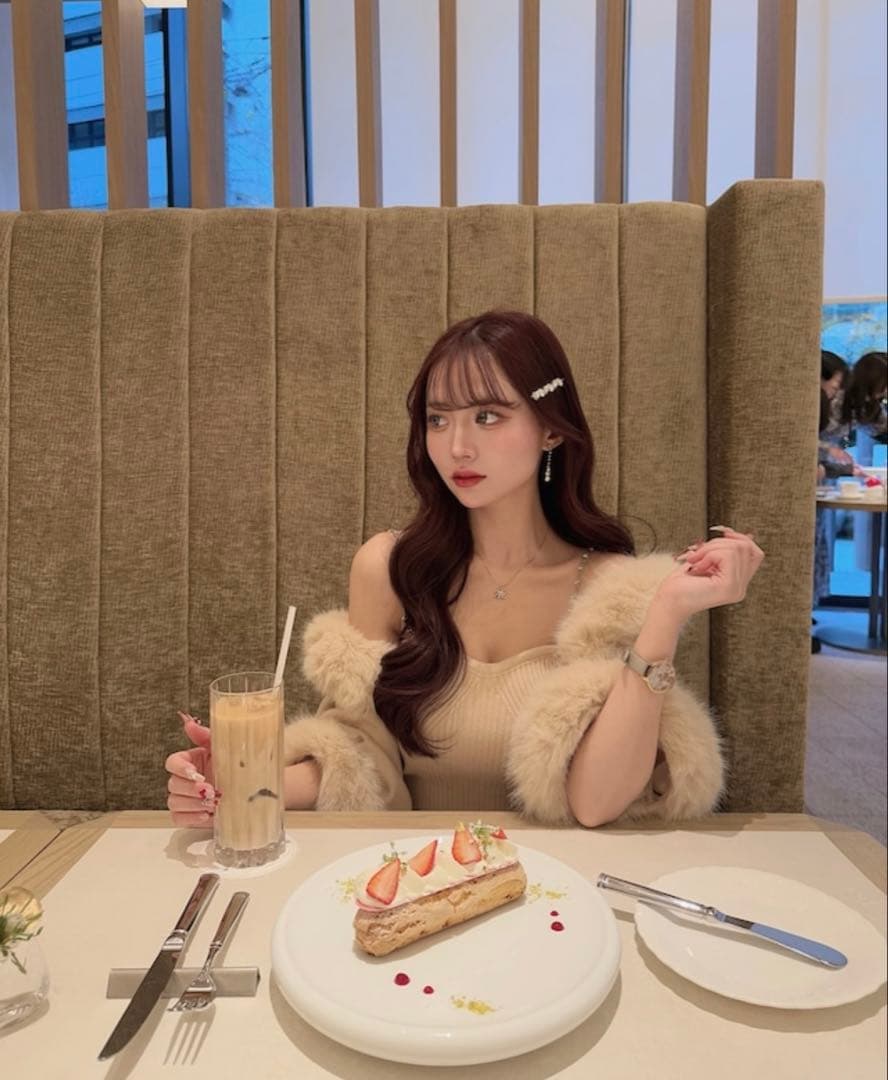 【即日発送】elmyu ファーポンチョカーデ×チェーンワンピset パーティー白