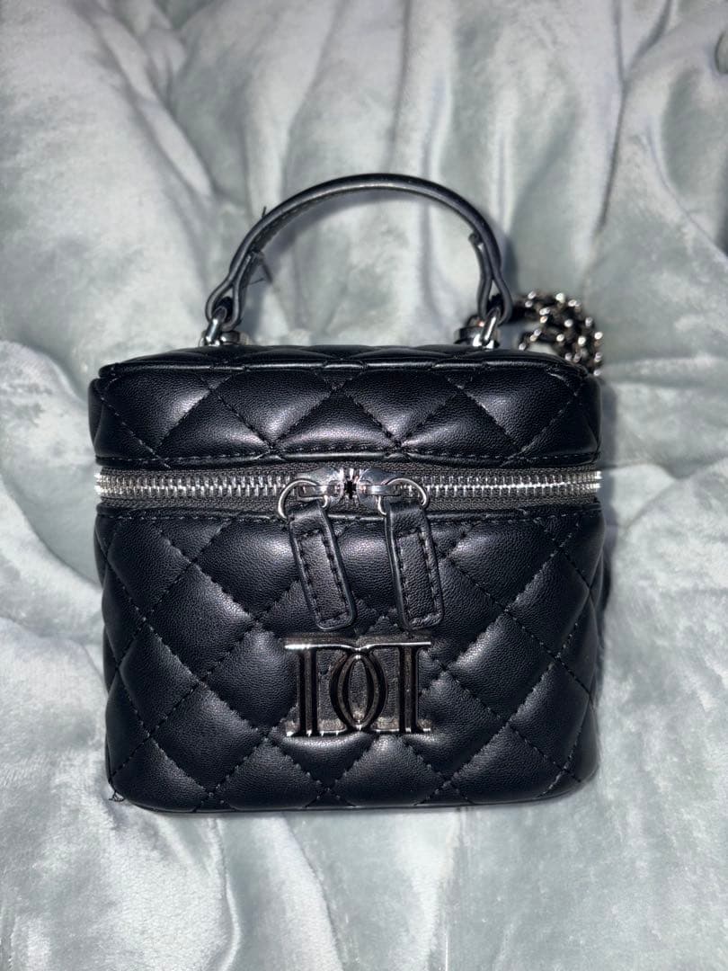 Darich キルティングスクエアミニバッグ シルバーパーツ